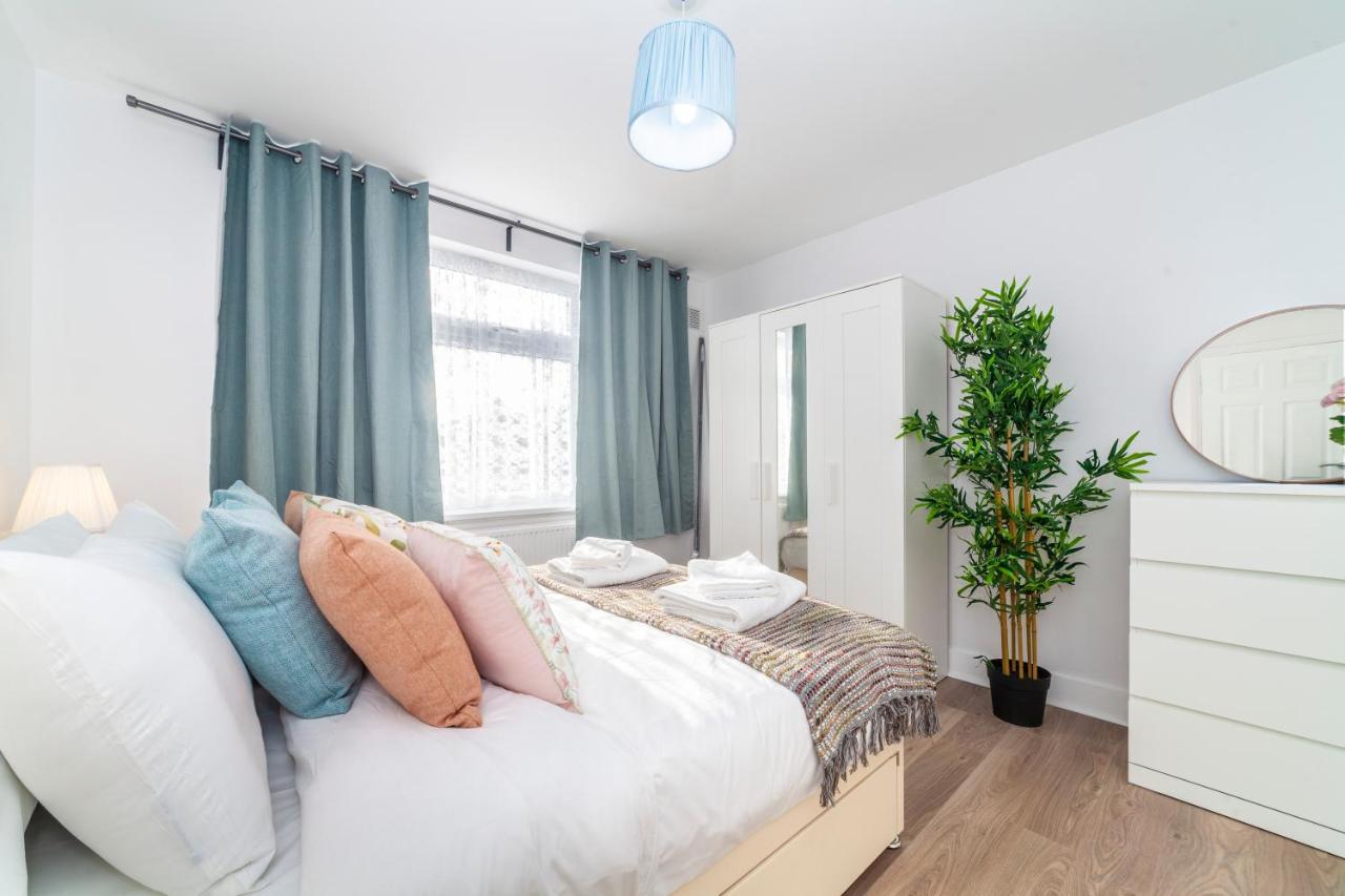 Autonomous 2 Bdr Apartment With Garden And Parking Enfield Eksteriør bilde