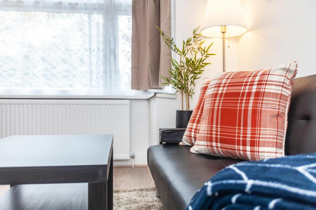 Autonomous 2 Bdr Apartment With Garden And Parking Enfield Eksteriør bilde